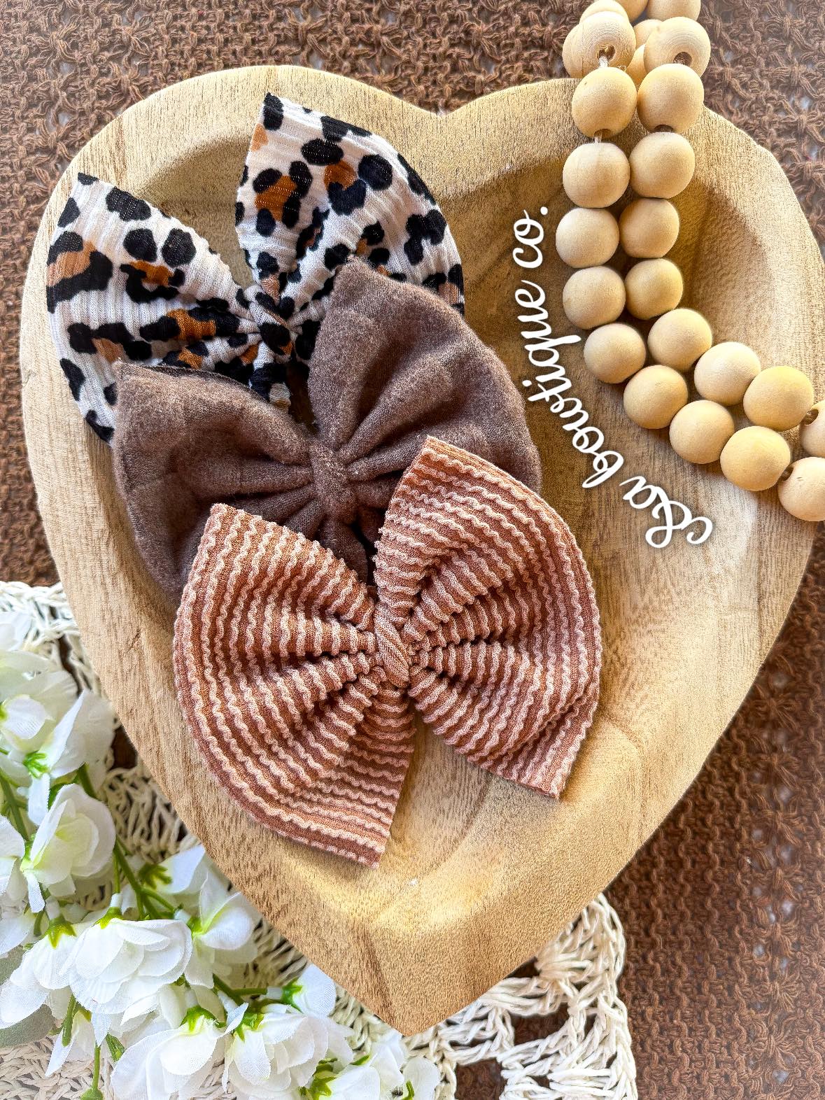 Neutral Bows
