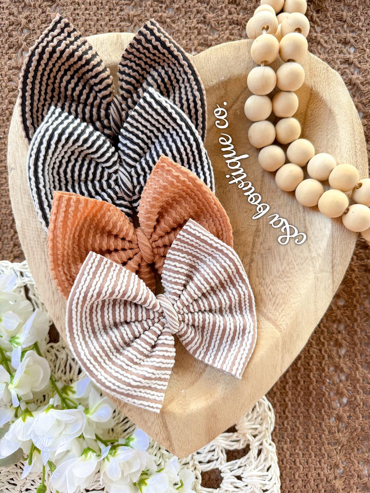 Neutral Bows