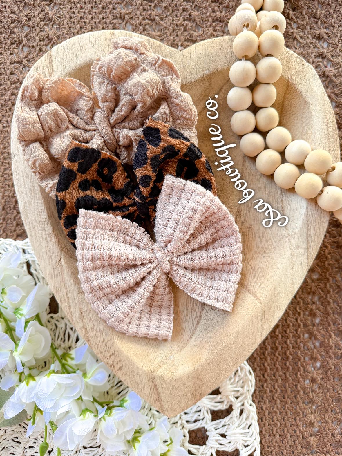 Neutral Bows